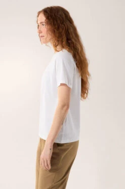 Arc'teryx Womens Kragg SL Cotton Emblem Crew T-Shirt -COTSWOLD OUTDOOR Shop b11bac0738 1111 d