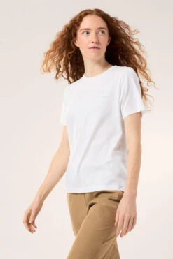 Arc'teryx Womens Kragg SL Cotton Emblem Crew T-Shirt -COTSWOLD OUTDOOR Shop b11bac0738 1111 f