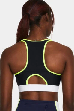 Under Armour Womens Heat Gear High Pocket Sports Bra -COTSWOLD OUTDOOR Shop c11gb90172 8610 d